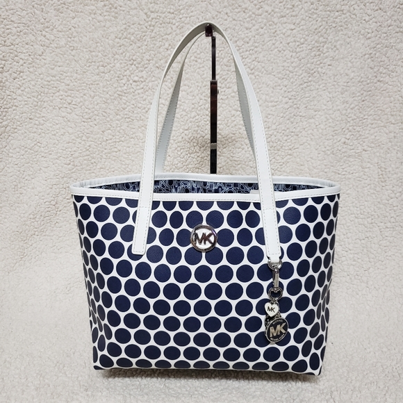 Michael Kors Handbags - Michael Kors tote